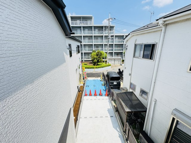 柏市ひばりが丘新築戸建【柏第八小学校：10分】の展望|7.25帖洋室前バルコニーより道路側眺望