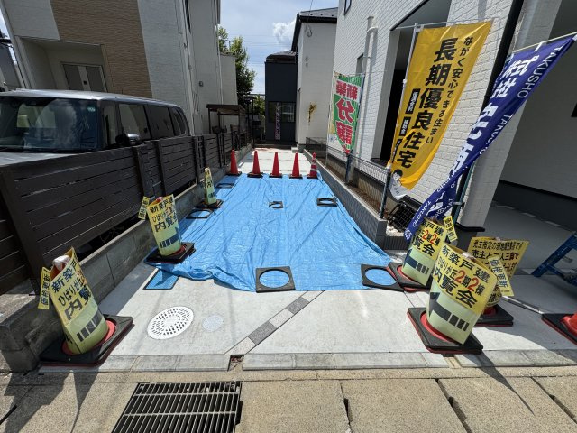 柏市ひばりが丘新築戸建【柏第八小学校：10分】の駐車場|2号棟駐車スペース・縦列2台駐車可