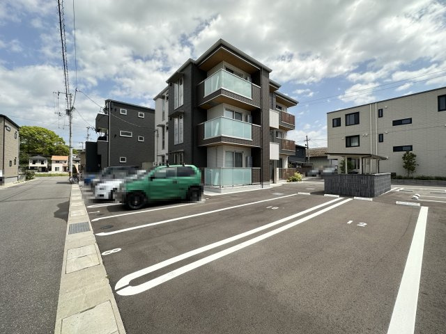 ラフォレの駐車場