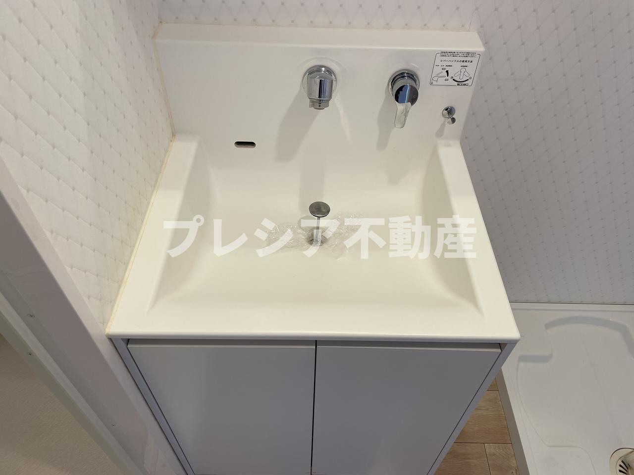 ソリューション甲子園の独立洗面台