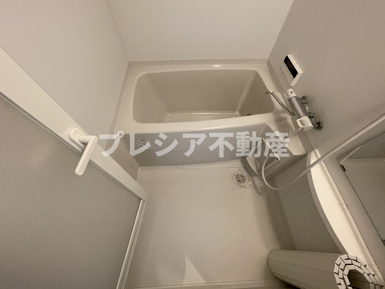 ソリューション甲子園の浴室