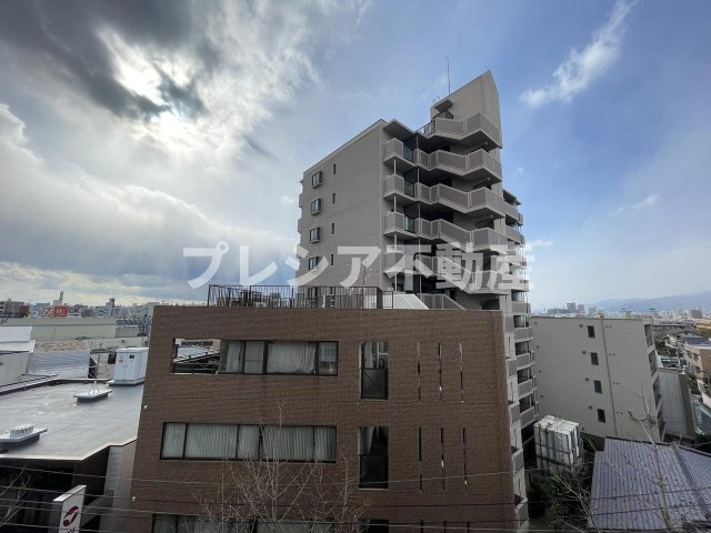 ソリューション甲子園の外観