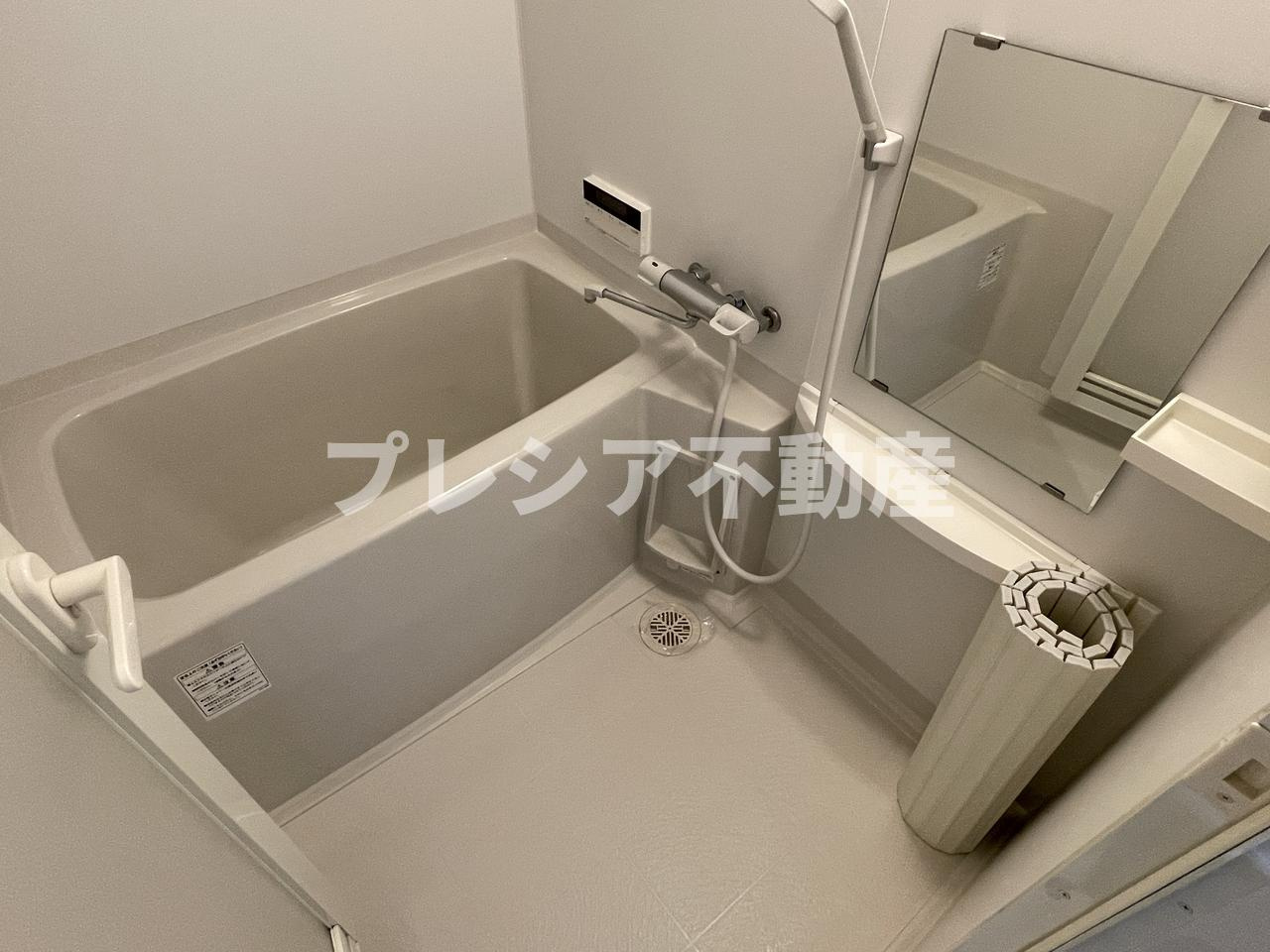 ソリューション甲子園の浴室