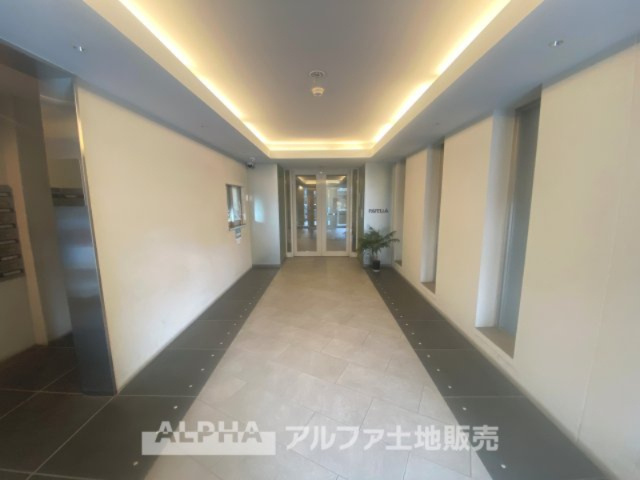 パテラ聖蹟桜ヶ丘のエントランス|【Entrance】
◆エントランス◆共用部は管理の行き届いた綺麗なスペース。いつも明るく家族を、来客を出迎えてくれる大切な場所です。