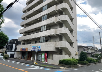 【外観】 | ダイトープラザ１ｓｔ | 土地の面積＝住宅面積ではありません。建ぺい率の問題などで、土地のある場所によって住宅を建てられる面積は限られています。高さもしかり、「土地」という言葉の中には、建築条件も含まれると考えておきましょう。