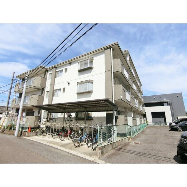 ハイツ小木田の外観