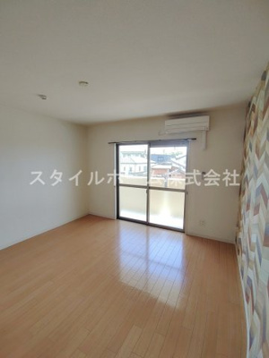 【居間・リビング】 | プログレス | 別部屋写真です。