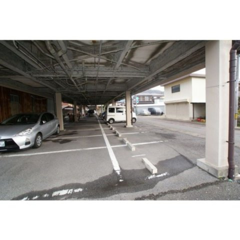コーポ能勢の駐車場