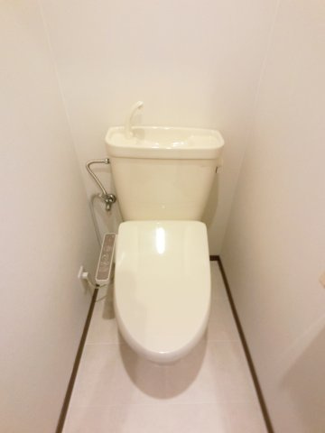 市川市塩焼３丁目のアパートのトイレ