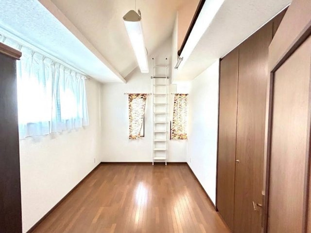 神戸市西区桜が丘西町1丁目　戸建の洋室|※AIによる家具消し等の処理を行っております。
