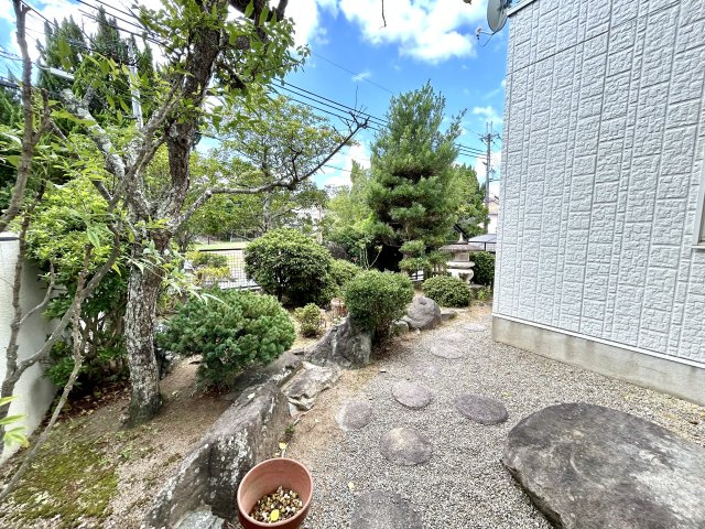 神戸市西区桜が丘西町1丁目　戸建の庭