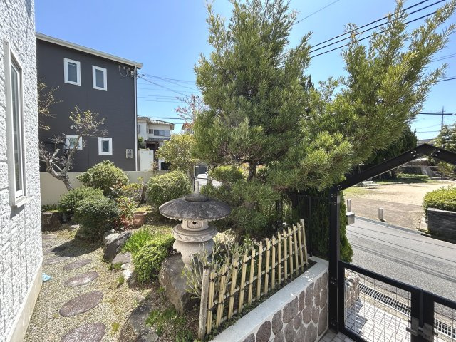 神戸市西区桜が丘西町1丁目　戸建の庭