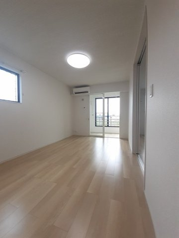 キャニオン・Ｍ　Ⅱの居間・リビング