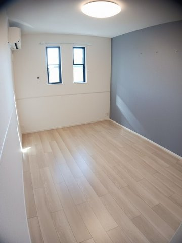 フローラ手鎌　Ⅱの内装|明るい色調の室内です