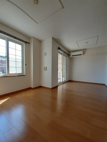 フォレストヒルズⅡの居間・リビング|リビングです