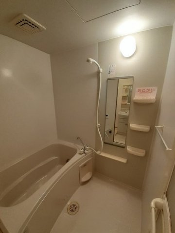 フォレストヒルズⅡの浴室|コンパクトで使いやすいお風呂です