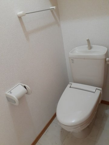 ノバ・グランツＡのトイレ|落ち着いた色調のトイレです