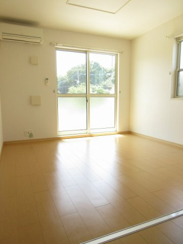 ソレイユガーデンの内装|明るい室内です