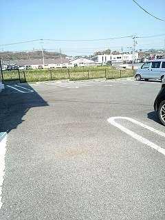 イーストレジデンスの駐車場|駐車スペースもあります