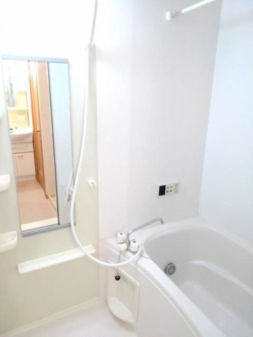 イーストレジデンスの浴室|日々の疲れを癒すお風呂付です