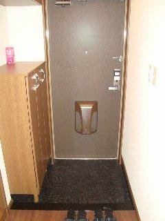 メゾンプレサスの玄関|シューズボックス付