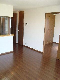 メゾンプレサスの居間・リビング|広々リビング