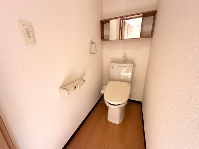 ファニープレイスのトイレ|シャワー付トイレ