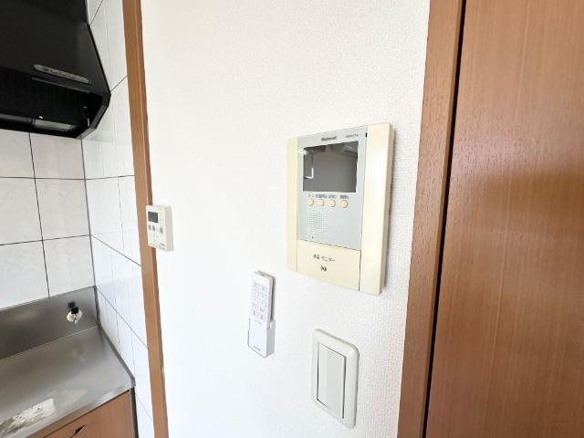 ファニープレイスの内装|カメラ付インターホン