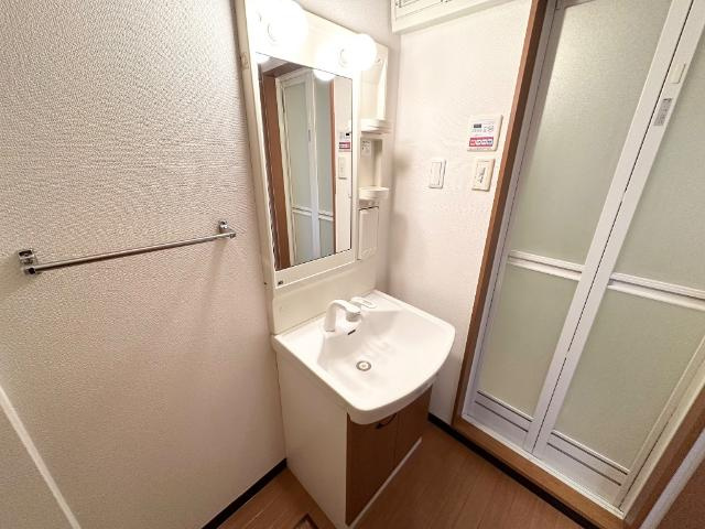 ファニープレイスの洗面所|洗髪洗面化粧台