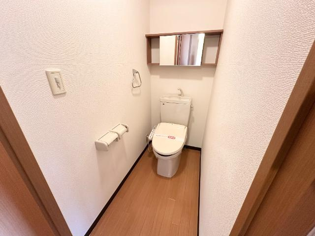 ファニープレイスのトイレ|シャワー付トイレ