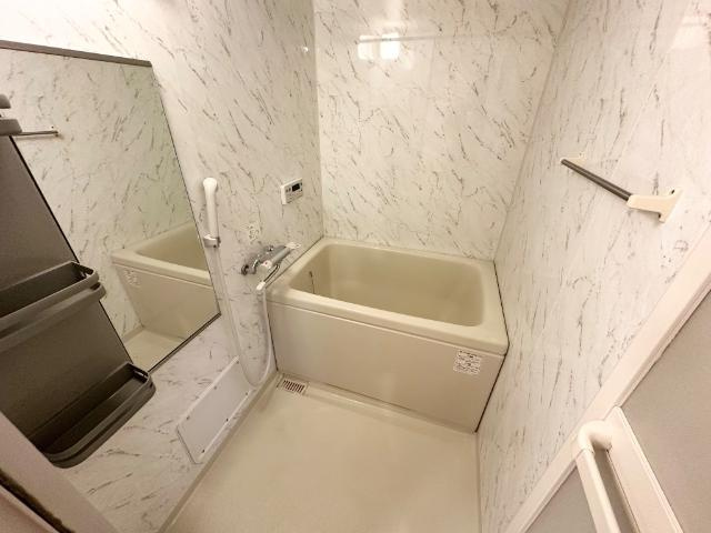 ファニープレイスの浴室|バス