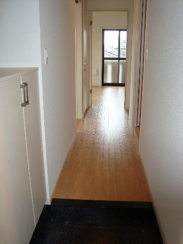 クレストールMORIの玄関|シューズボックス設置