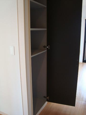 クレストールMORIの内装|廊下収納