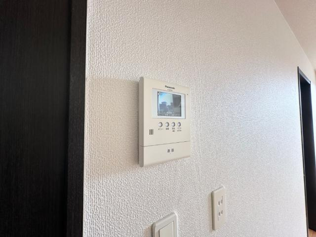 エレガント・プレサスの内装|カメラ付インターホン