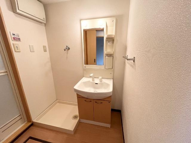 エクセルハイム岩ヶ下Ⅱの洗面所|洗髪洗面化粧台