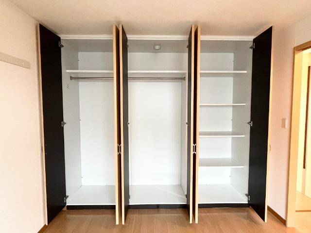 エクセルハイム岩ヶ下Ⅱの収納|クローゼット