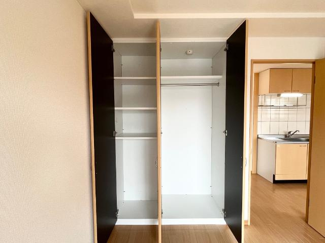 エクセルハイム岩ヶ下Ⅱの収納|クローゼット