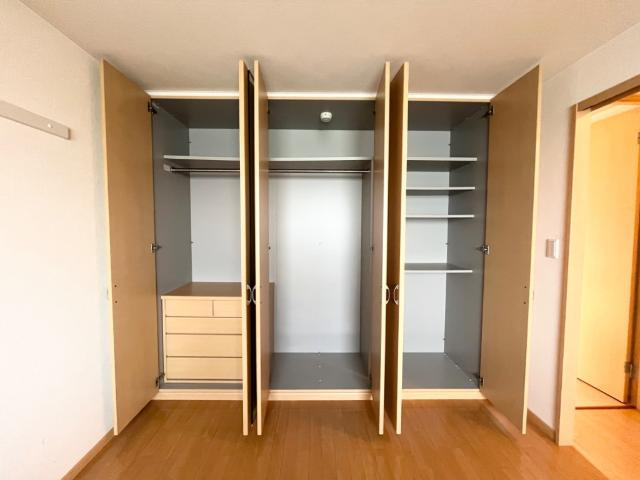 エクセルハイム岩ヶ下Ⅱの収納|クローゼット