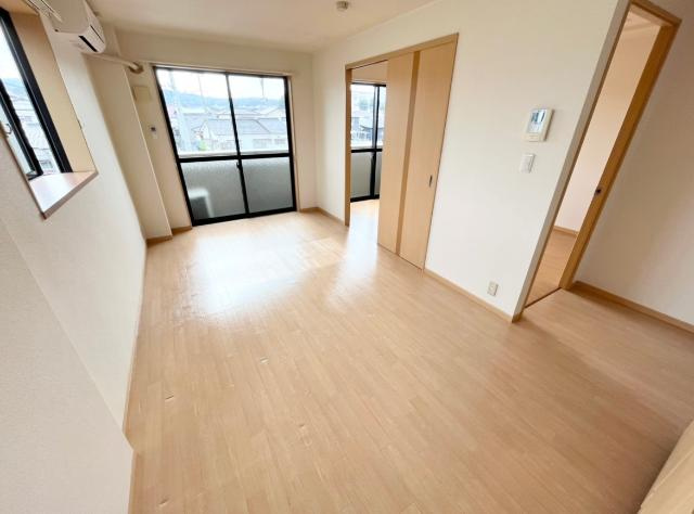 エクセルハイム岩ヶ下Ⅱの居間・リビング|リビング