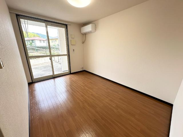 アンジュの居間・リビング|リビング