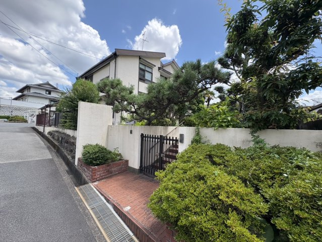 吹田市高野台5丁目の周辺|前面道路　西側から撮影【2025年7月13日撮影】