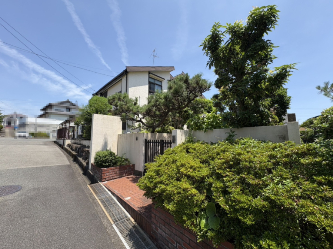 吹田市高野台5丁目の周辺|玄関前　【2025年6月28日撮影】