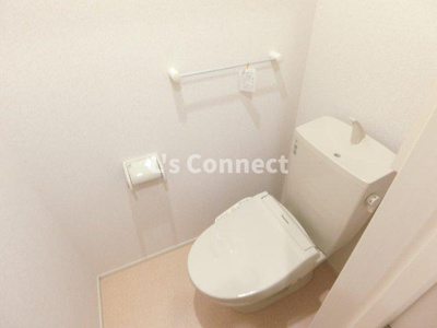 【トイレ】 | ブライト６０５レジデンスⅣ | 温水洗浄便座付きのトイレ。