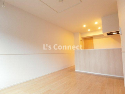 【居間・リビング】 | ブライト６０５レジデンスⅣ | １２．７帖のＬＤＫ。