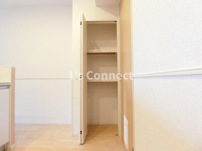 【設備】 | ブライト６０５レジデンスⅣ | ＬＤＫにも収納付き。