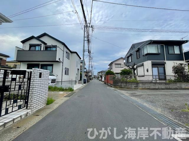 平塚市徳延　売地の前面道路含む現地写真|現地外観