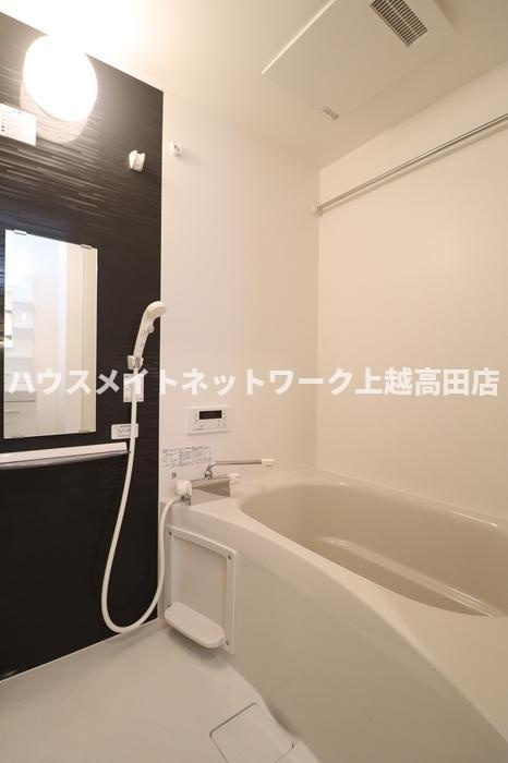 リナーシェ Ｂの浴室|追焚機能付