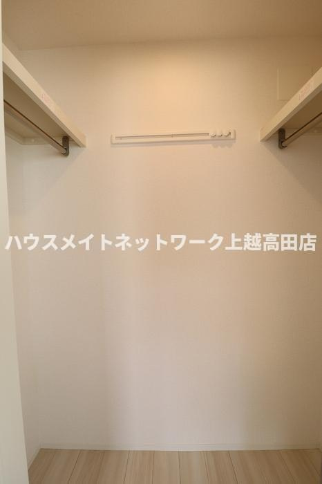 リナーシェ Ｂの収納|ウォークインクローゼット