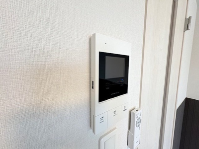 ★安心のモニター付きインターホン★