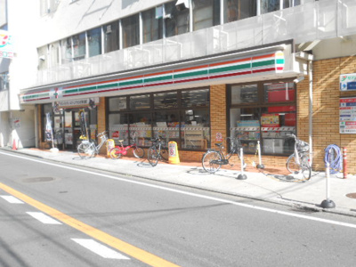 セブンイレブン横浜六浦駅前店 徒歩5分。コンビニ 390m